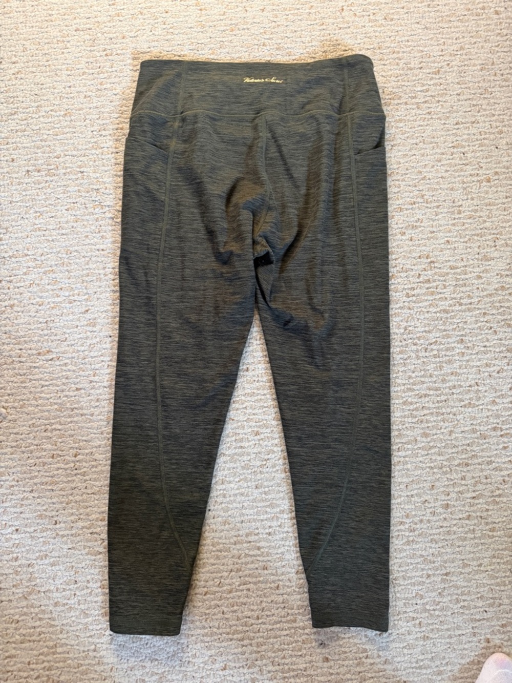 Like new Victoria's Secret army green yoga leggings pants. Large